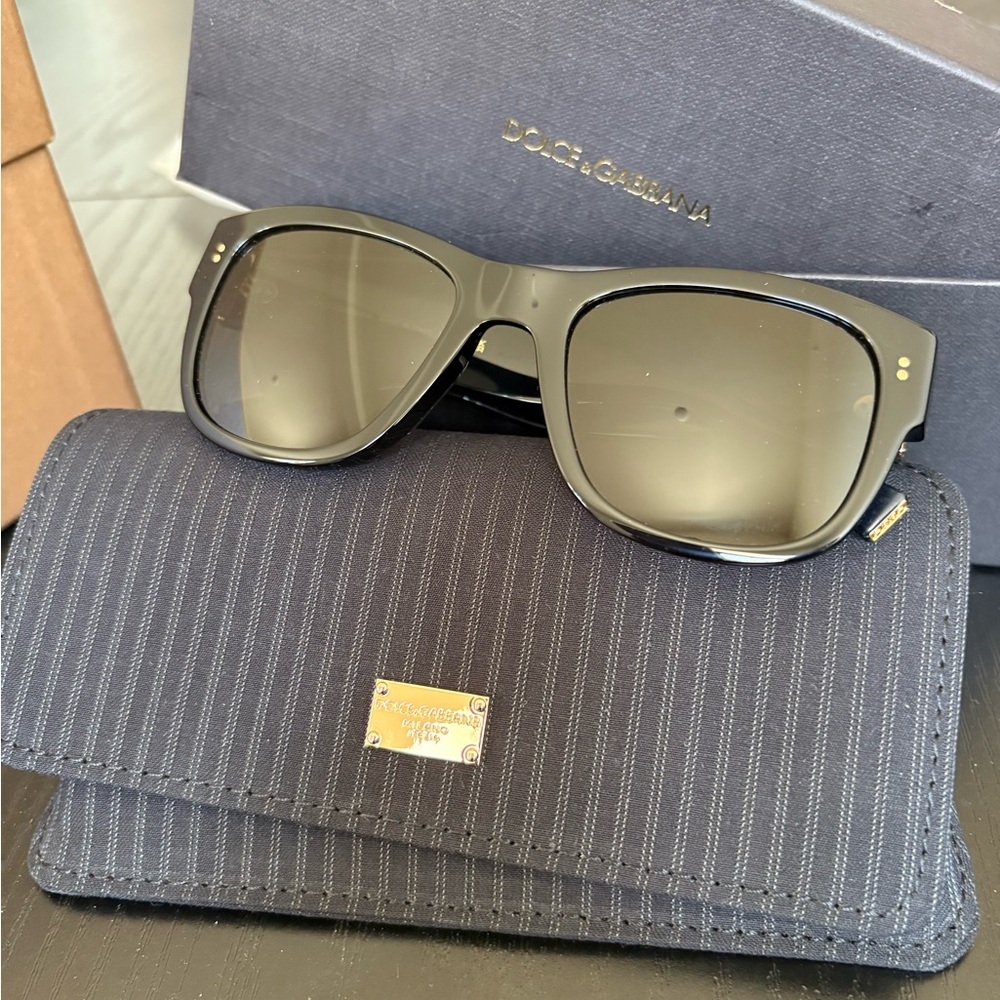 Dolce & Gabbana Sleek Black Sunglasses